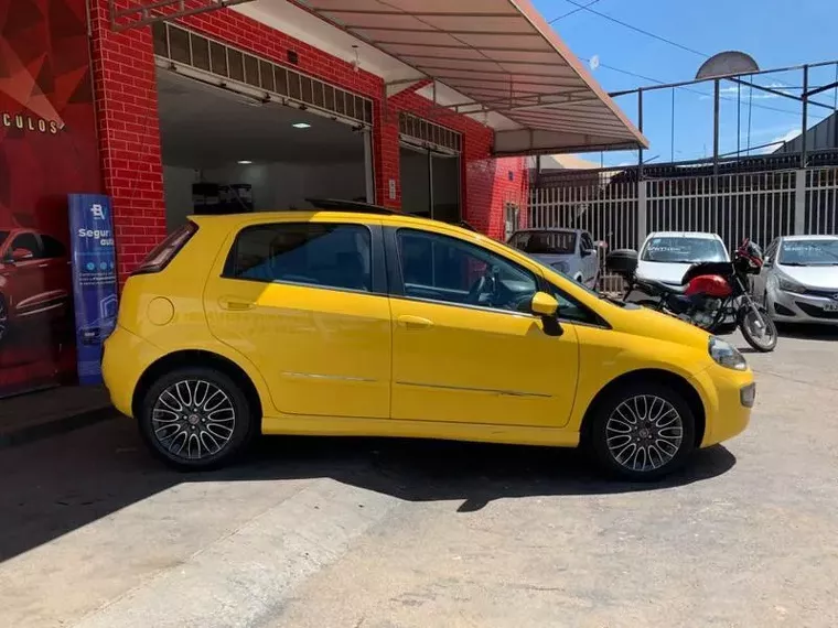 Fiat Punto Amarelo 3