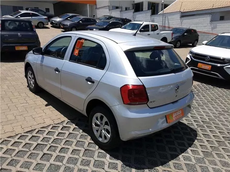 Volkswagen Gol Prata 1