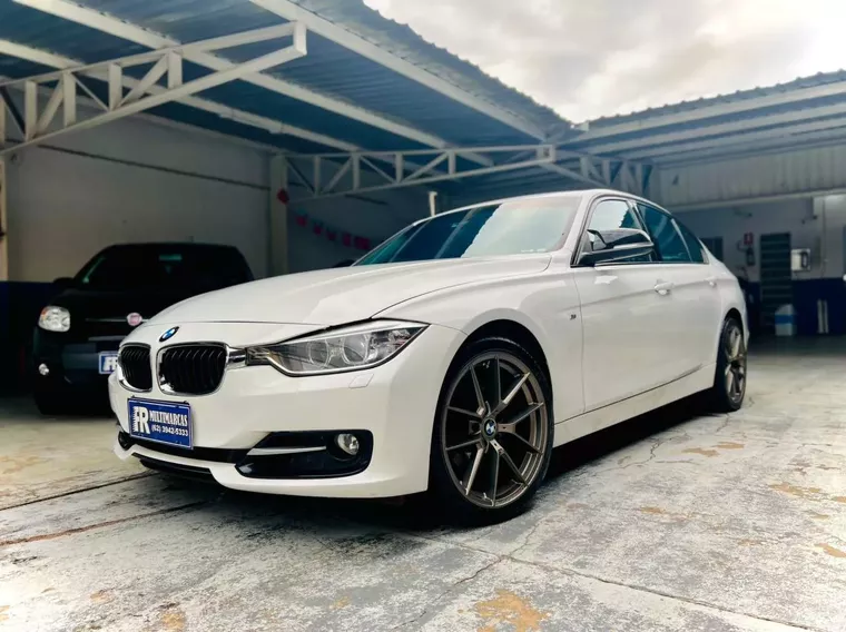 BMW 320i Branco 4