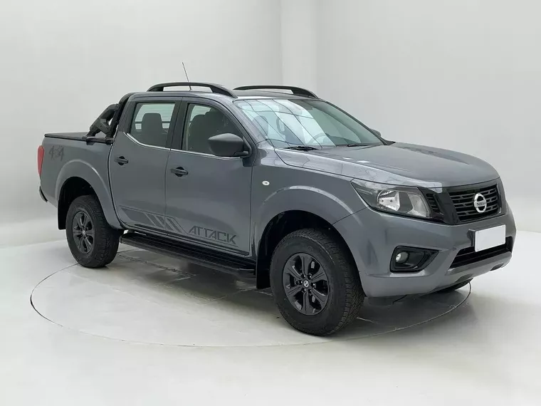 Nissan Frontier Cinza 2