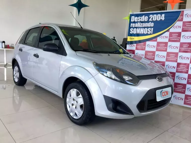 Ford Fiesta Prata 11