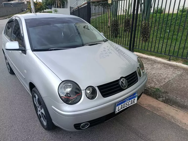 Volkswagen Polo Sedan Prata 7