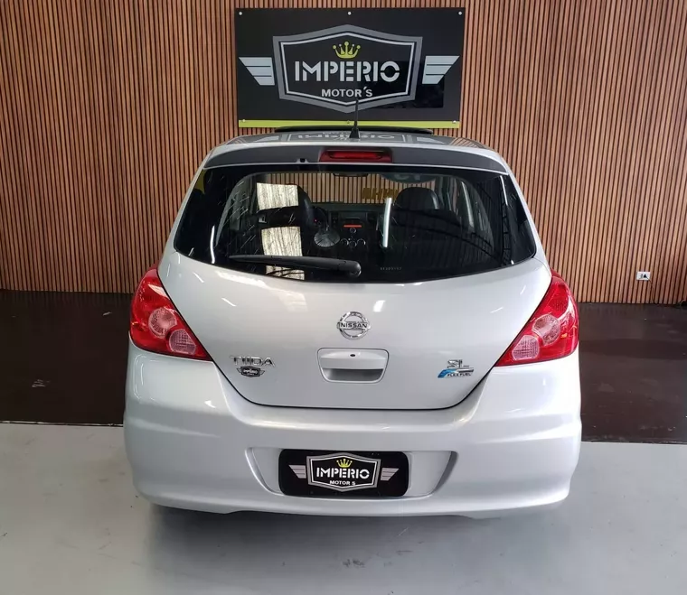 Nissan Tiida Prata 6