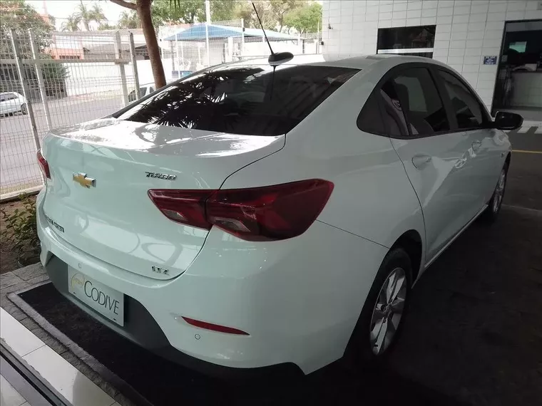 Chevrolet Onix Branco 2