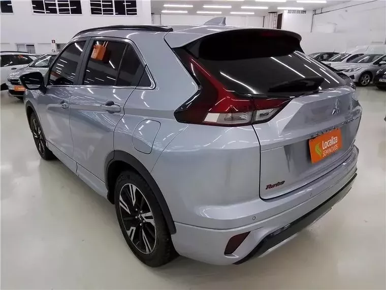 Mitsubishi Eclipse Cross Prata 2