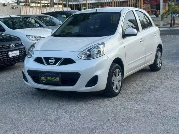 Nissan March Branco 3