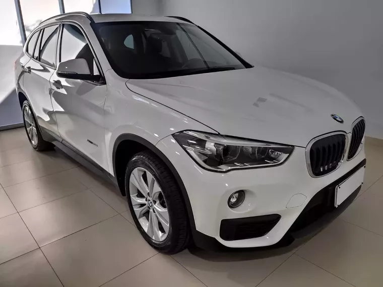 BMW X1 Branco 14