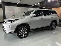 Toyota Hilux SW4