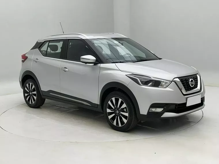 Nissan Kicks Prata 13