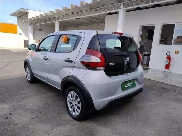 Fiat Mobi Prata 5