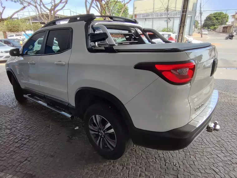 Fiat Toro Branco 15