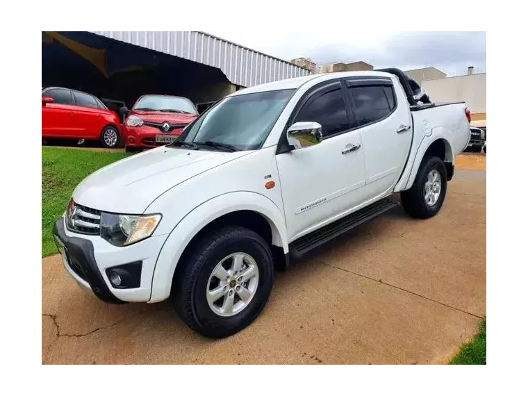 Mitsubishi L200 Triton Branco 5