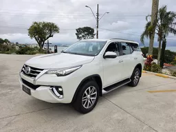 Toyota Hilux SW4