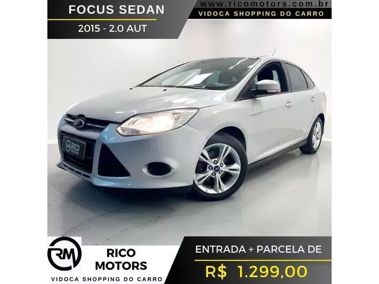 Ford Focus Prata 10