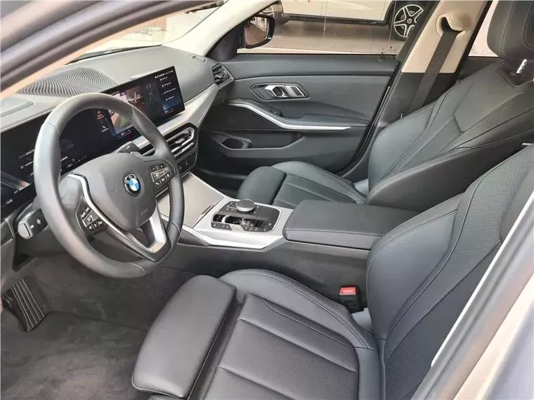 BMW 320i Cinza 1