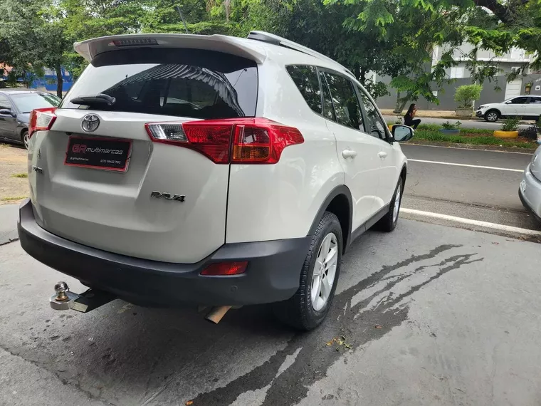 Toyota RAV4 Branco 12