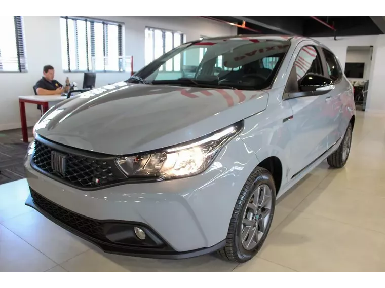 Fiat Argo Cinza 12