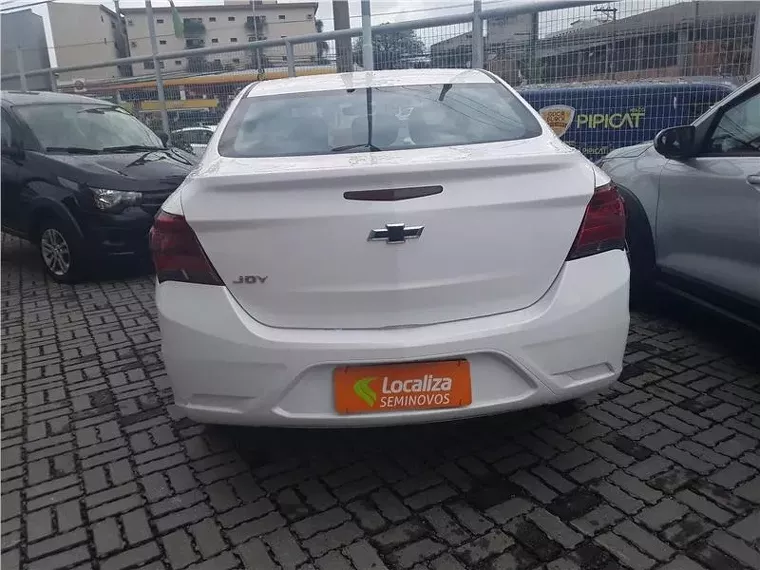 Chevrolet Onix Branco 9