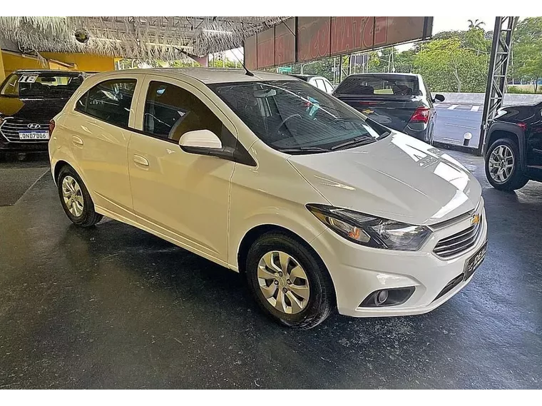 Chevrolet Onix Branco 5