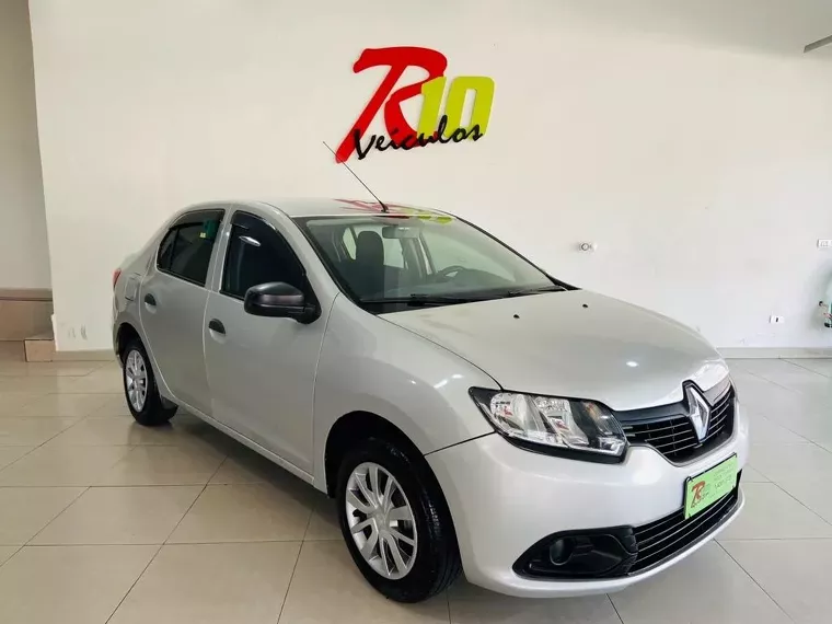 Renault Logan Prata 1