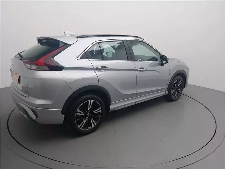 Mitsubishi Eclipse Cross Prata 5