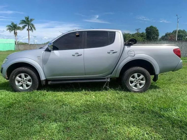 Mitsubishi L200 Triton Prata 11