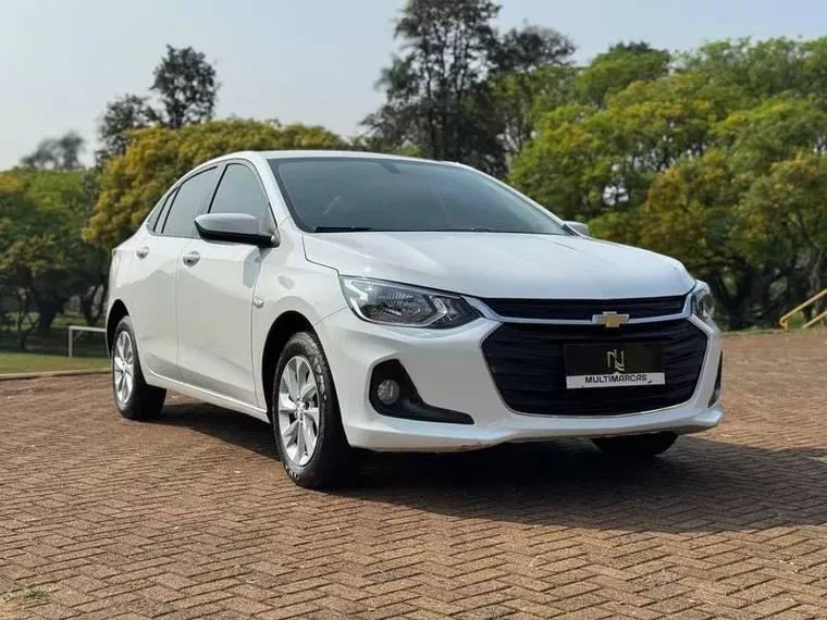 Chevrolet Onix Branco 7