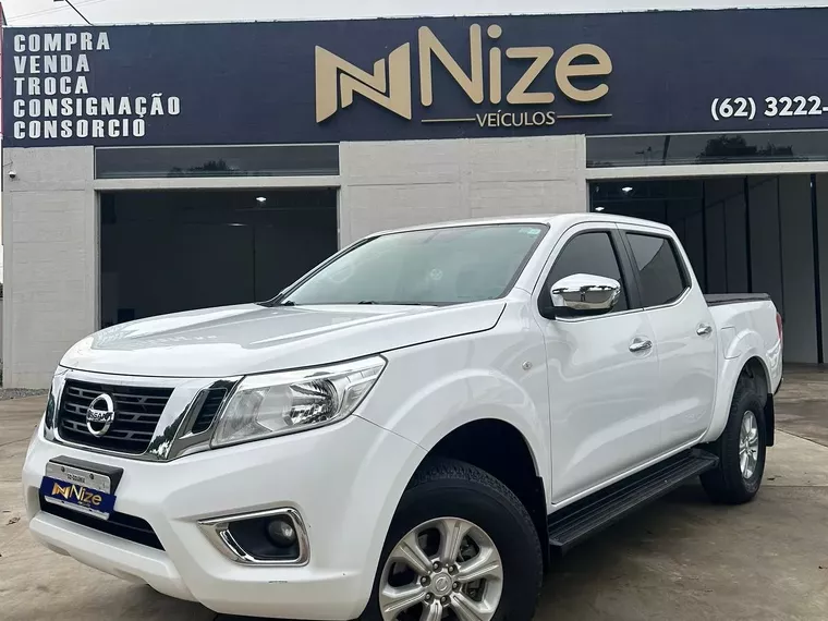 Nissan Frontier Branco 6