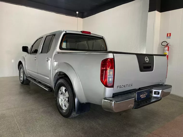 Nissan Frontier Prata 4