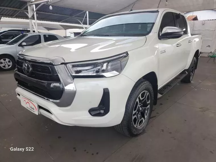 Toyota Hilux Branco 7