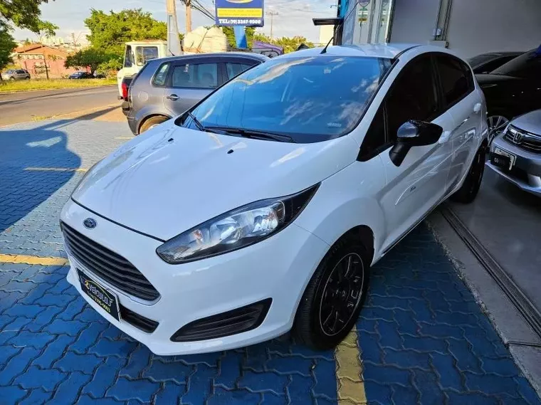 Ford Fiesta Branco 10