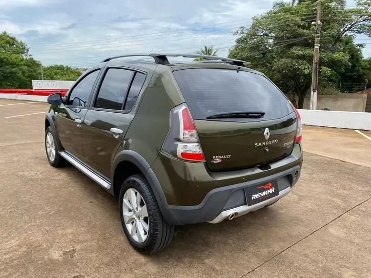 Renault Sandero Verde 3