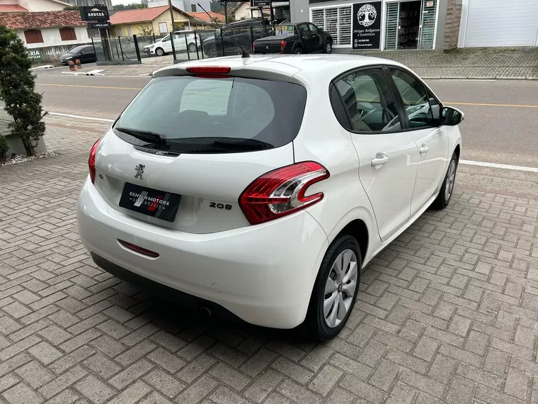 Peugeot 208 Branco 9