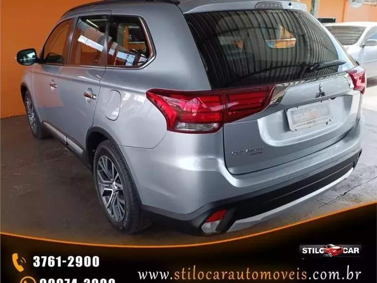 Mitsubishi Outlander Prata 7