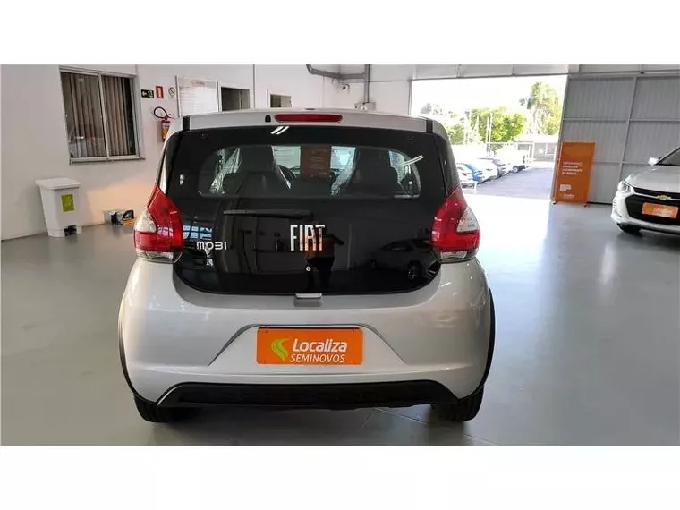 Fiat Mobi Prata 4