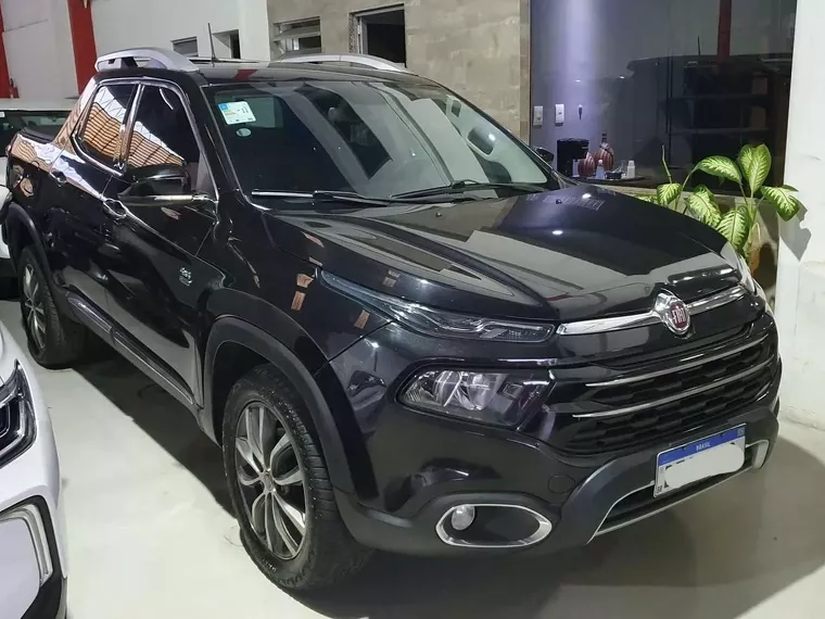 Fiat Toro Preto 5