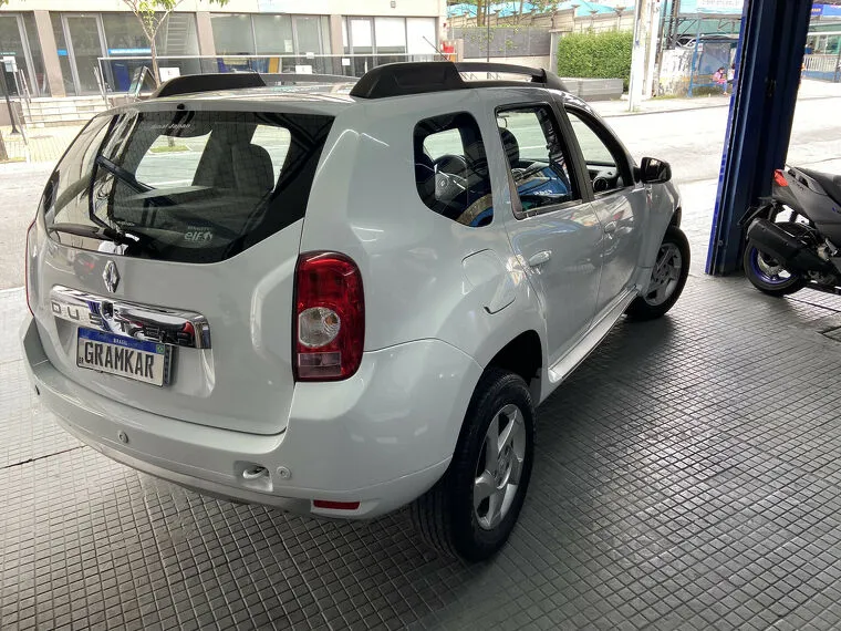 Renault Duster Branco 11