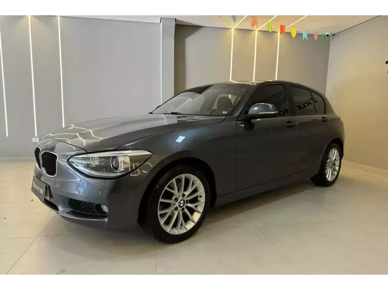 BMW 118i Cinza 1