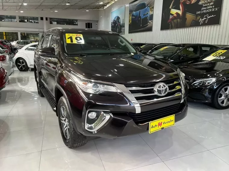 Toyota Hilux SW4 Marrom 9