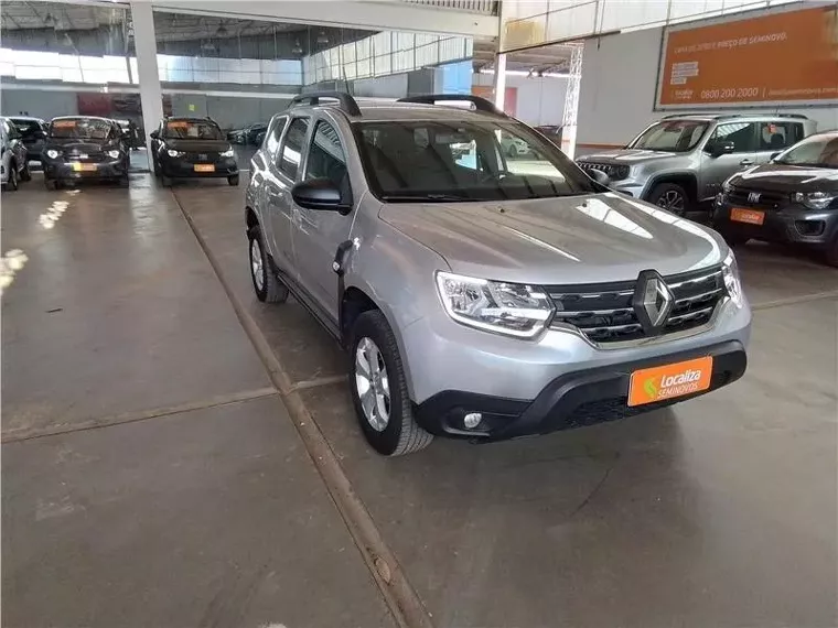 Renault Duster Prata 12