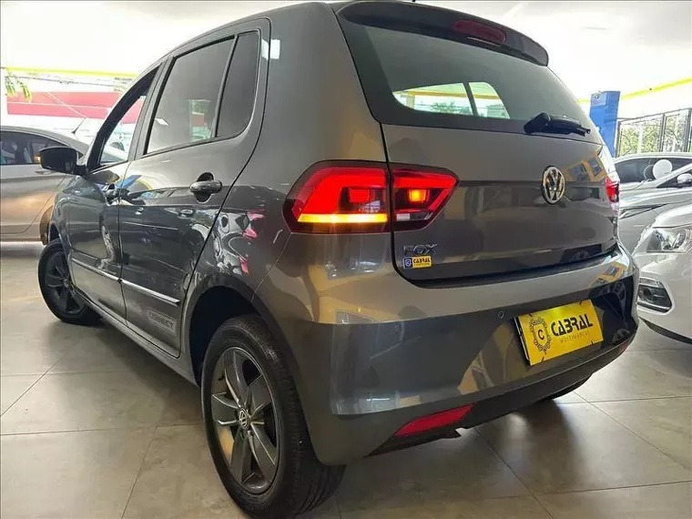 Volkswagen Fox Cinza 1