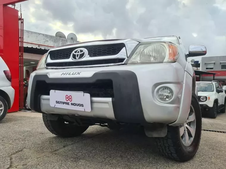 Toyota Hilux Prata 13