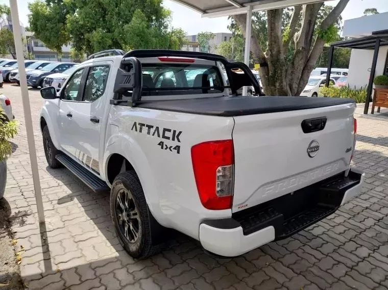 Nissan Frontier Branco 14