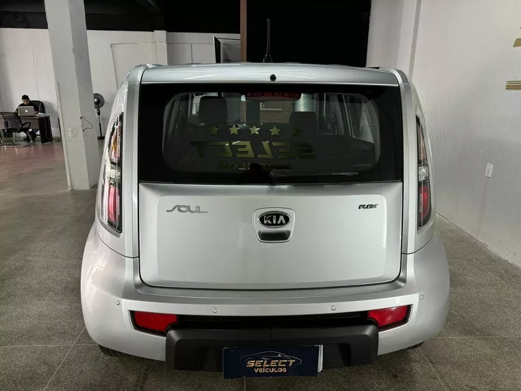 KIA Soul Prata 8