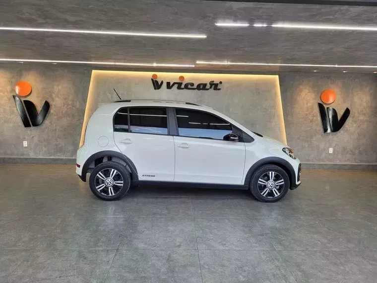 Volkswagen UP Branco 2