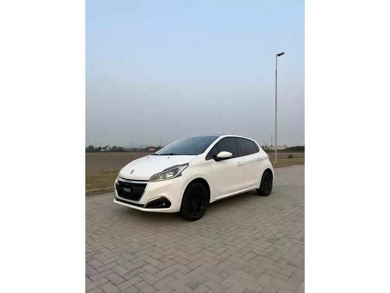 Peugeot 208 Branco 3