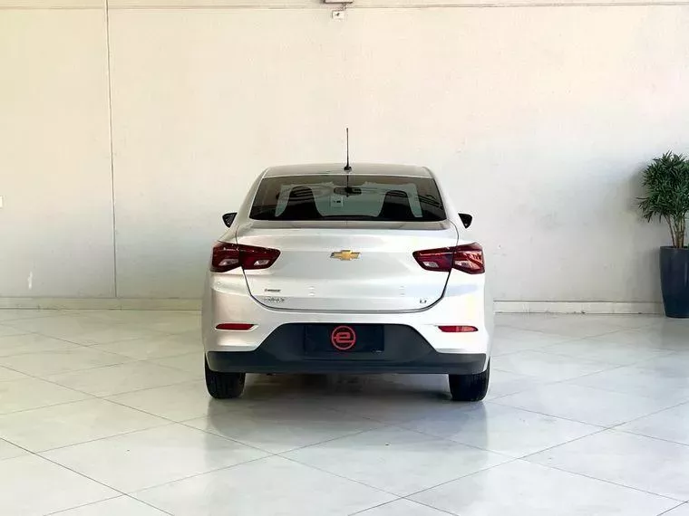 Chevrolet Onix Prata 5