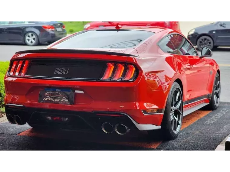 Ford Mustang Vermelho 12