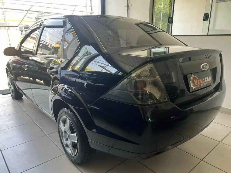 Ford Fiesta Preto 4