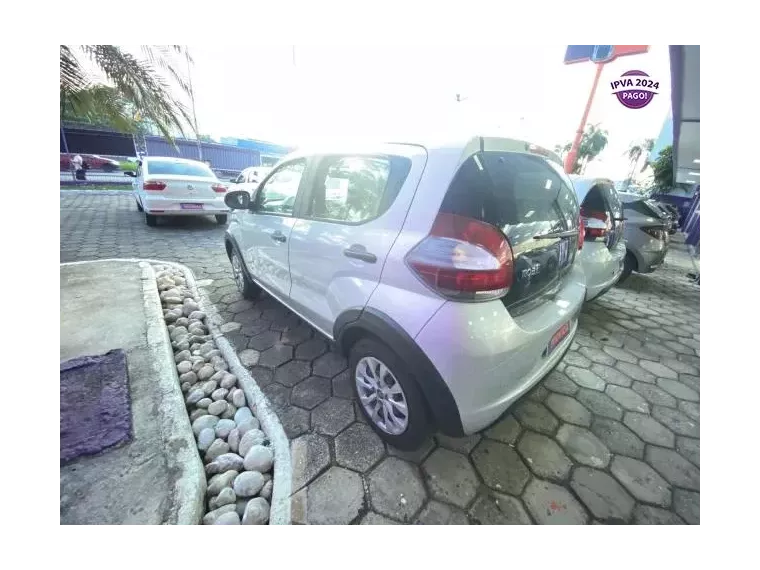 Fiat Mobi Prata 5